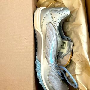 Nike womens  Collectible Waffle Jana light blue and silver  Brand New 💜✔️💜